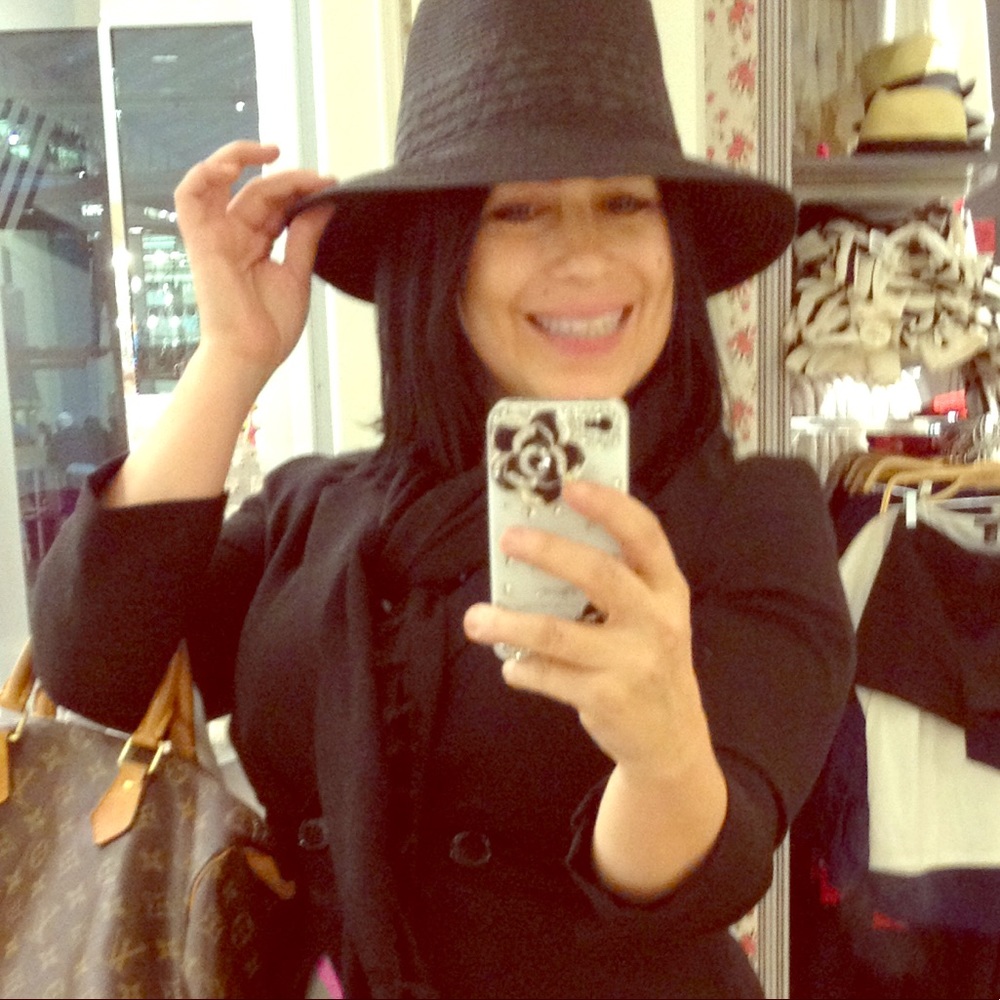 Meet your Posher, Lourdes